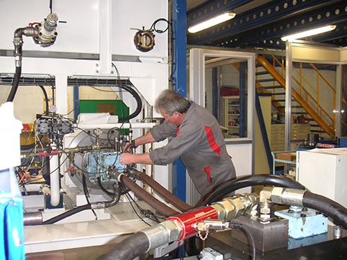 Votre spécialiste dans la fabrication, la maintenance, la réparation, les dépannages sur site et la vente pour les équipements et les composants hydrauliques, en Bourgogne